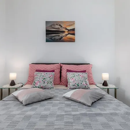 Apartmani Magdalena شقة *