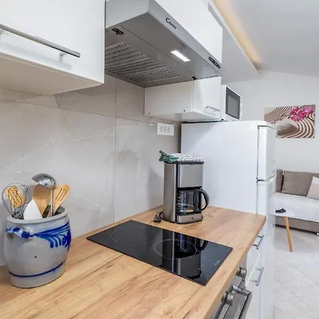 شقة Apartmani Magdalena *